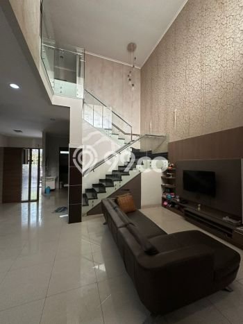 Sewa cepat rumah minimalis strategis 4 Kamar di Batununggal, Bandung Sewa cepat rumah minimalis strategis 4 Kamar di Batununggal, Bandung