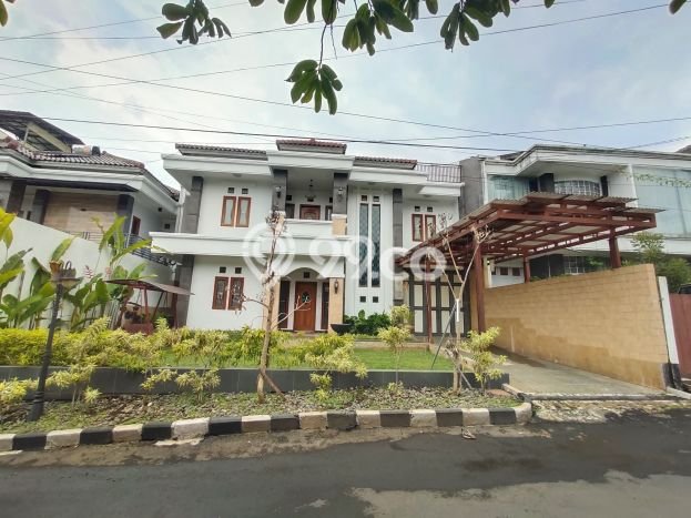 Rumah sewa siap huni 5 Kamar Tidur di Geger Kalong, Bandung Rumah sewa siap huni 5 Kamar Tidur di Geger Kalong, Bandung
