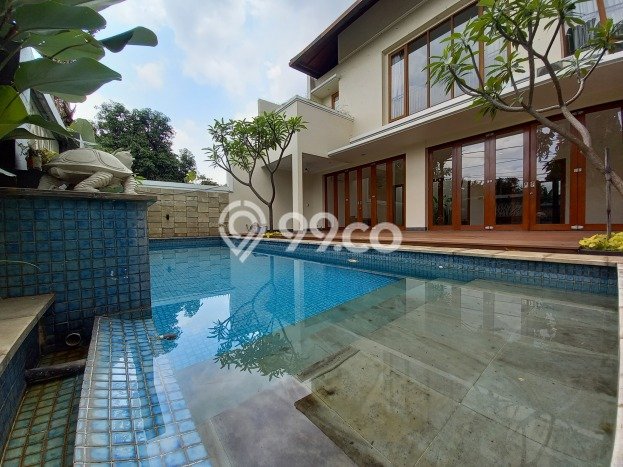 Sewa Rumah Nyaman LT 525m2 / LB 491m2 di Cipete, Jakarta Selatan Sewa Rumah Nyaman LT 525m2 / LB 491m2 di Cipete, Jakarta Selatan