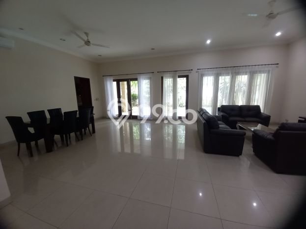 Sewa Rumah Nyaman LT 700m2 / LB 350m2 di Kemang, Jakarta Selatan Sewa Rumah Nyaman LT 700m2 / LB 350m2 di Kemang, Jakarta Selatan