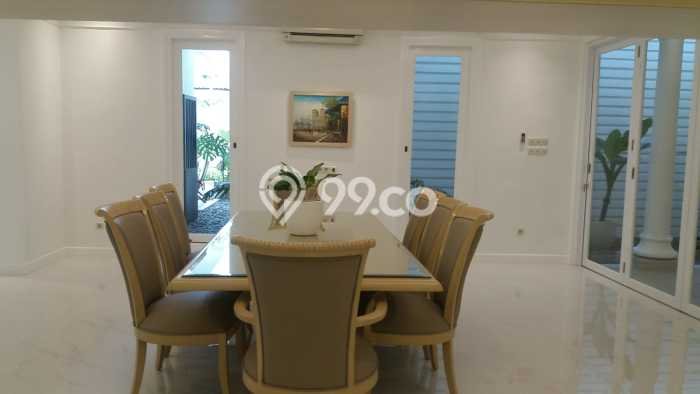 Sewa Rumah Nyaman LT 550m2 / LB 500m2 di Kemang, Jakarta Selatan Sewa Rumah Nyaman LT 550m2 / LB 500m2 di Kemang, Jakarta Selatan