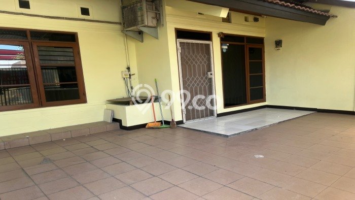 Disewakan! Rumah 3 Kamar Tidur &
2 Kamar Mandi di Taman Kopo Indah, Bandung Disewakan! Rumah 3 Kamar Tidur &
2 Kamar Mandi di Taman Kopo Indah, Bandung