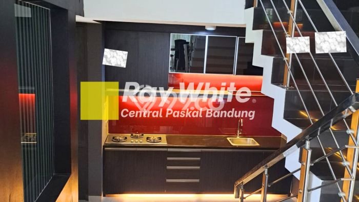 BEST INVESTMENT! Rumah di Coblong, LT 708m2m² Bangunan 400m2m² BEST INVESTMENT! Rumah di Coblong, LT 708m2m² Bangunan 400m2m²
