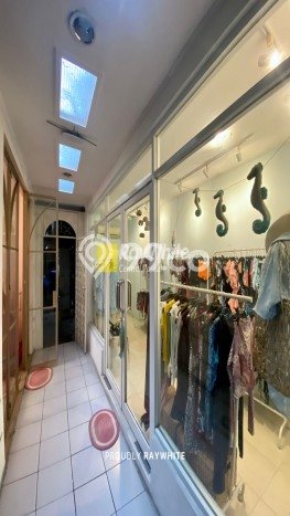 Rumah 8 KT 4 KM Luas Tanah 565m2m², Luas Bangunan 400m2m² di , Bandung Rumah 8 KT 4 KM Luas Tanah 565m2m², Luas Bangunan 400m2m² di , Bandung