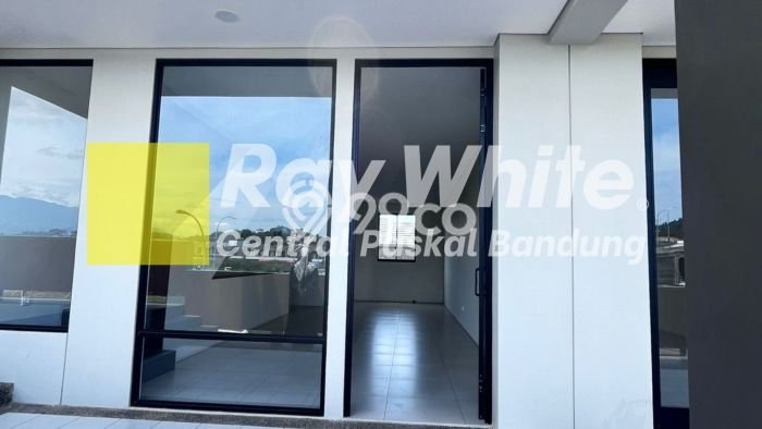 FOR RENT! Ruko di Kota Baru Parahyangan Cocok untuk Bisnis 139m2 FOR RENT! Ruko di Kota Baru Parahyangan Cocok untuk Bisnis 139m2