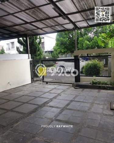 Ready to Use! Premium House LT 141m2 Desain Elegan di Singgasana Ready to Use! Premium House LT 141m2 Desain Elegan di Singgasana