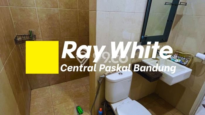 Rumah Terawat LT 112m² / LB 167m² di Kawasan Bisnis Taman Kopo Indah, Bandung Rumah Terawat LT 112m² / LB 167m² di Kawasan Bisnis Taman Kopo Indah, Bandung