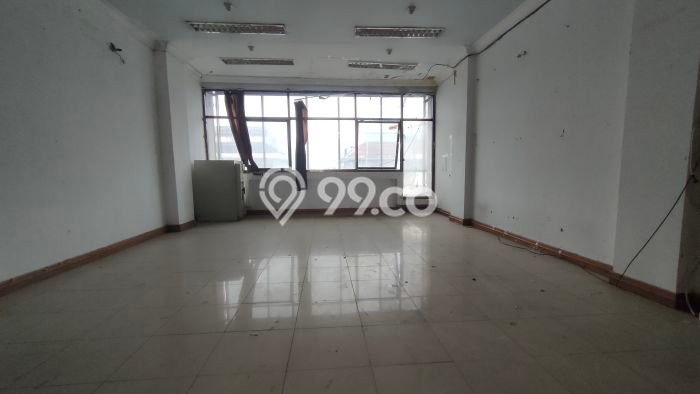 Disewakan Ruko di Kawasan Ramai Roxy Luas 400m2 Disewakan Ruko di Kawasan Ramai Roxy Luas 400m2