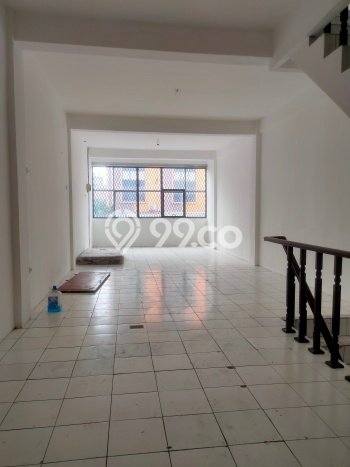 Ruko Dijual di Jakarta Pusat LT 100m2 & LB 180m2 Lokasi Terbaik! Ruko Dijual di Jakarta Pusat LT 100m2 & LB 180m2 Lokasi Terbaik!