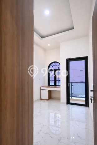 Jual Rumah Strategis Bagus Punya 3 KT di Pasar Minggu Jakarta Selatan SHM Jual Rumah Strategis Bagus Punya 3 KT di Pasar Minggu Jakarta Selatan SHM