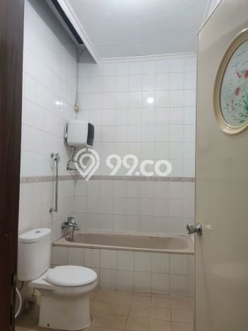 Lokasi strategis! Rumah siap pakai disewakan di Semarang Selatan LB 200m2 Lokasi strategis! Rumah siap pakai disewakan di Semarang Selatan LB 200m2