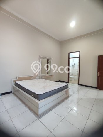 Lokasi strategis! Rumah siap pakai disewakan di Semarang Selatan LB 200m2 Lokasi strategis! Rumah siap pakai disewakan di Semarang Selatan LB 200m2