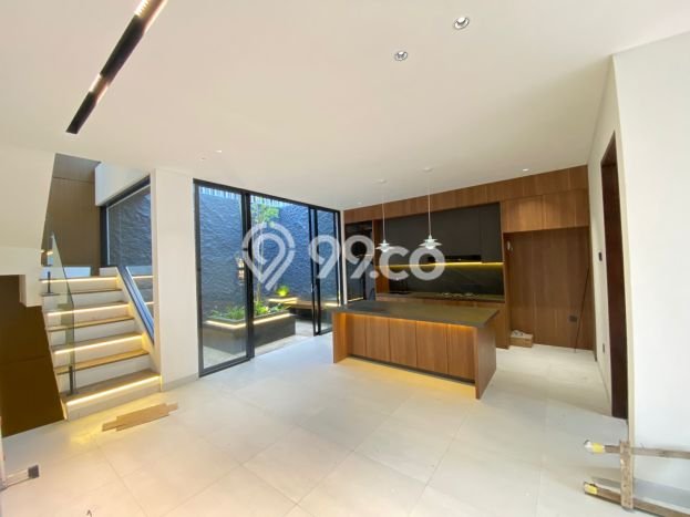 PROPERTI PILIHAN! Rumah area Renon, LT 125m2m² LB 275m2m² PROPERTI PILIHAN! Rumah area Renon, LT 125m2m² LB 275m2m²