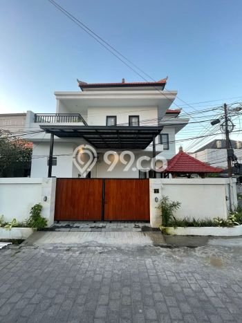 Rumah Nyaman di Jimbaran, 3 KM, Lingkungan Strategis, LT 200m² LB 350m² Rumah Nyaman di Jimbaran, 3 KM, Lingkungan Strategis, LT 200m² LB 350m²