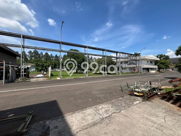 Untuk Dijual! Gudang di Jababeka Bekasi LT 40000m2 / LB 20000m2 Kawasan Strategis Untuk Dijual! Gudang di Jababeka Bekasi LT 40000m2 / LB 20000m2 Kawasan Strategis