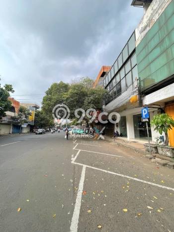 Ruko untuk disewa di Klojen punya LT 250m2 & LB 500m2 harga sewa kompetitif Ruko untuk disewa di Klojen punya LT 250m2 & LB 500m2 harga sewa kompetitif