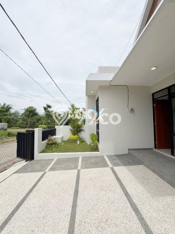 Rumah Strategis Modern Lb 80m2 di Kedungkandang, Malang Rumah Strategis Modern Lb 80m2 di Kedungkandang, Malang