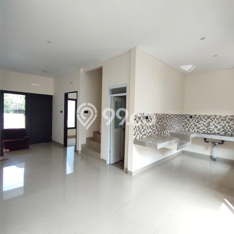 Rumah Lingkungan Nyaman kawasan Arcamanik, Bandung, Luas 115m2m² LB 105m2m² Rumah Lingkungan Nyaman kawasan Arcamanik, Bandung, Luas 115m2m² LB 105m2m²