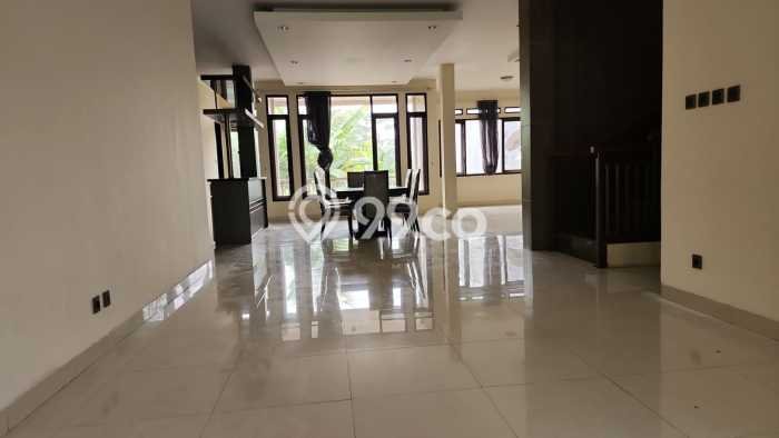 FEATURED! Rumah di Kota Baru Parahyangan, 6 KT, Area Premium, LT 400m² LB 450m² FEATURED! Rumah di Kota Baru Parahyangan, 6 KT, Area Premium, LT 400m² LB 450m²