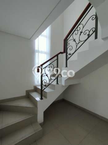 Rumah Modern 3 KT di Gading Serpong Tangerang Rumah Modern 3 KT di Gading Serpong Tangerang