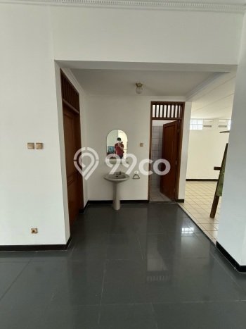 Ruko disewakan di Cimahi Tengah Cimahi dengan luas bangunan 951m2 Ruko disewakan di Cimahi Tengah Cimahi dengan luas bangunan 951m2