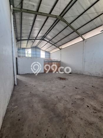 KAWASAN KOMERSIAL! Gudang Disewakan Kawasan Bojongsoang, Luas 550m², Akses Utama KAWASAN KOMERSIAL! Gudang Disewakan Kawasan Bojongsoang, Luas 550m², Akses Utama