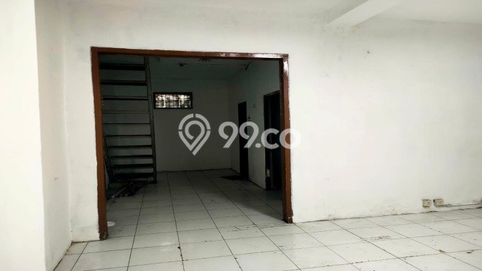 Unit Ruko Paling Strategis di Andir Bandung dengan LB 202m2 Unit Ruko Paling Strategis di Andir Bandung dengan LB 202m2