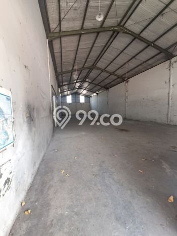 KAWASAN KOMERSIAL! Gudang Disewakan Kawasan Bojongsoang, Luas 550m², Akses Utama KAWASAN KOMERSIAL! Gudang Disewakan Kawasan Bojongsoang, Luas 550m², Akses Utama