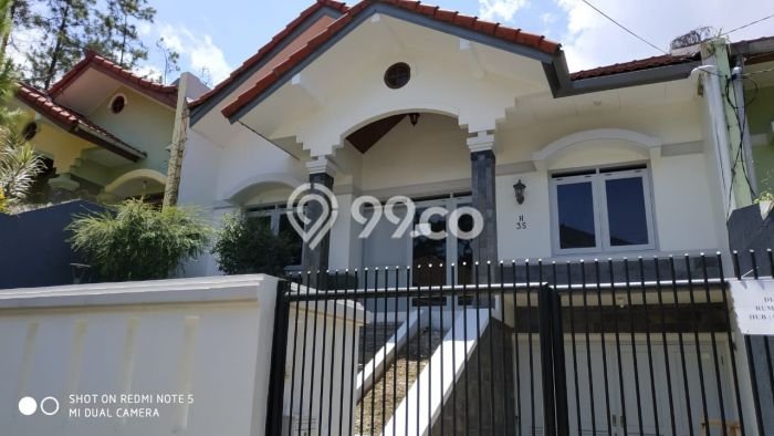 Hunian Impian Modern! Rumah 2 Lantai area , Bandung, Luas 165m2m² Bangunan 135m2m² Hunian Impian Modern! Rumah 2 Lantai area , Bandung, Luas 165m2m² Bangunan 135m2m²