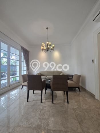 Sewa Rumah Nyaman LT 600m2 / LB 450m2 di Kemang, Jakarta Selatan Sewa Rumah Nyaman LT 600m2 / LB 450m2 di Kemang, Jakarta Selatan