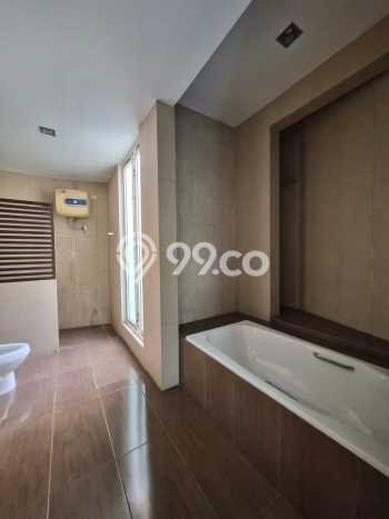 Hunian Modern dengan LT 590m2 & LB 800m2 Disewakan di Kemang Hunian Modern dengan LT 590m2 & LB 800m2 Disewakan di Kemang