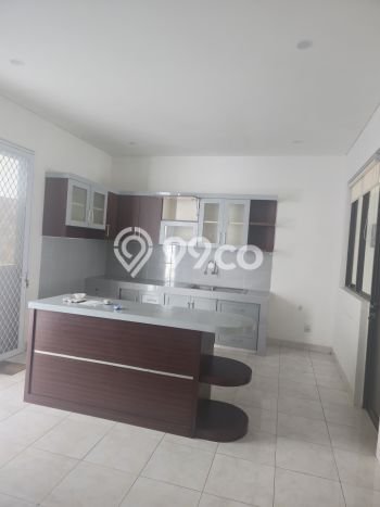 Disewakan! Rumah 3 Kamar Tidur &
3 Kamar Mandi di BSD, Tangerang Disewakan! Rumah 3 Kamar Tidur &
3 Kamar Mandi di BSD, Tangerang