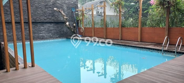 Hunian Eksklusif Siap Huni LT 700m2 di Serpong, Tangerang Selatan Hunian Eksklusif Siap Huni LT 700m2 di Serpong, Tangerang Selatan