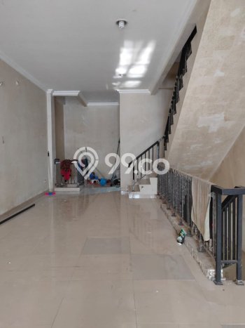 For Rent Ruko Strategis di Green Lake City, Luas 68m², Lokasi Komersial, Jalan Bagus For Rent Ruko Strategis di Green Lake City, Luas 68m², Lokasi Komersial, Jalan Bagus