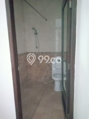 UNIT LANGKA! Rumah kawasan Puri Indah, 4 KT, Pemandangan Indah, Luas 200m² Bangunan 300m² UNIT LANGKA! Rumah kawasan Puri Indah, 4 KT, Pemandangan Indah, Luas 200m² Bangunan 300m²