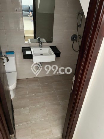 Rumah di Green Lake City, Dekat Pusat Kota, LT 96m² Rumah di Green Lake City, Dekat Pusat Kota, LT 96m²