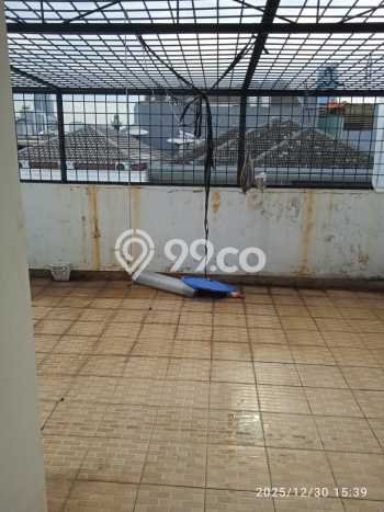 Disewakan Rumah Harga Terjangkau di Tomang Jakarta Barat dengan 5 KT Disewakan Rumah Harga Terjangkau di Tomang Jakarta Barat dengan 5 KT