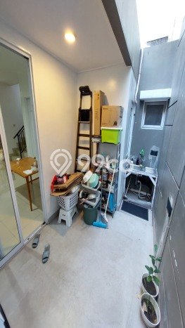 Disewakan! Rumah 3 Kamar Tidur &
2 Kamar Mandi di Green Lake City, Jakarta Barat Disewakan! Rumah 3 Kamar Tidur &
2 Kamar Mandi di Green Lake City, Jakarta Barat