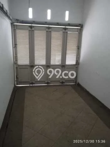 Disewakan Rumah Harga Terjangkau di Tomang Jakarta Barat dengan 5 KT Disewakan Rumah Harga Terjangkau di Tomang Jakarta Barat dengan 5 KT