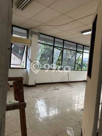Ruko Lokasi Komersial di , Luas 700m2m², Akses Utama Ruko Lokasi Komersial di , Luas 700m2m², Akses Utama