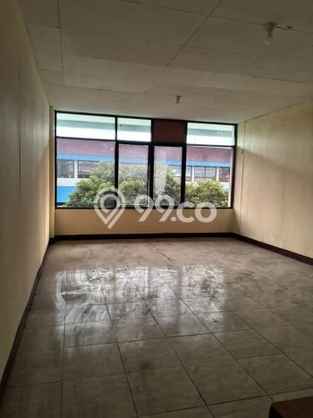 Ruko Lokasi Komersial di , Luas 700m2m², Akses Utama Ruko Lokasi Komersial di , Luas 700m2m², Akses Utama