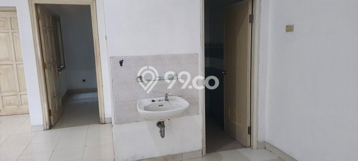 Disewakan! Rumah 5 Kamar Tidur &
4 Kamar Mandi di Miroto, Semarang Disewakan! Rumah 5 Kamar Tidur &
4 Kamar Mandi di Miroto, Semarang
