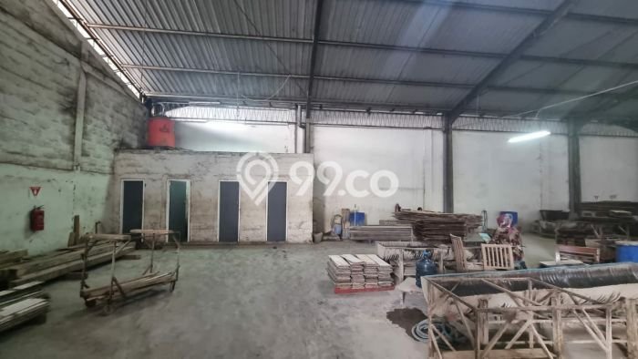 Gudang untuk Disewa di Pusat Semarang Luas Bangunan 5077m2 Gudang untuk Disewa di Pusat Semarang Luas Bangunan 5077m2