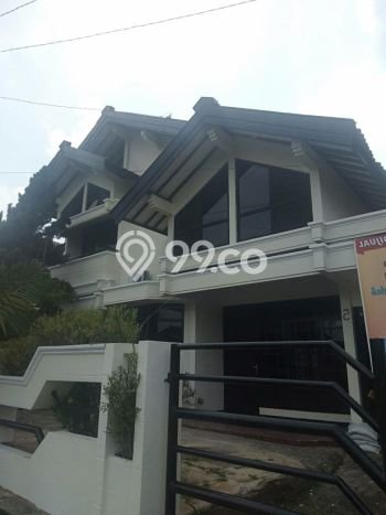 Rumah Elit LB 320m2 Siap Pakai Desain Elegan di Srondol, Semarang Rumah Elit LB 320m2 Siap Pakai Desain Elegan di Srondol, Semarang