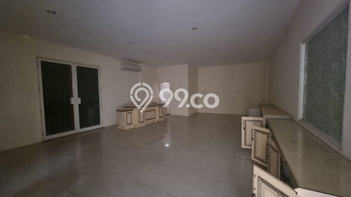 Disewakan Gudang di Kawasan Ramai Tanah Mas Luas 1517m2 Disewakan Gudang di Kawasan Ramai Tanah Mas Luas 1517m2
