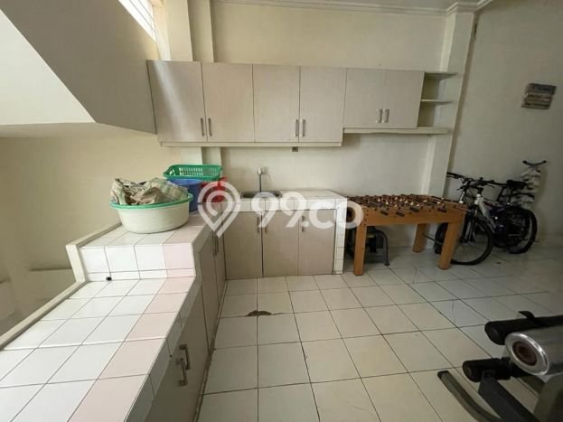 Dijual Cepat Rumah Bagus Siap Huni LB 280m2 di Semarang Tengah, Semarang Dijual Cepat Rumah Bagus Siap Huni LB 280m2 di Semarang Tengah, Semarang