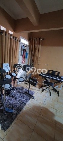 Dijual Hunian Rumah Terawat 6 KT di Puri Anjasmoro, Semarang Dijual Hunian Rumah Terawat 6 KT di Puri Anjasmoro, Semarang