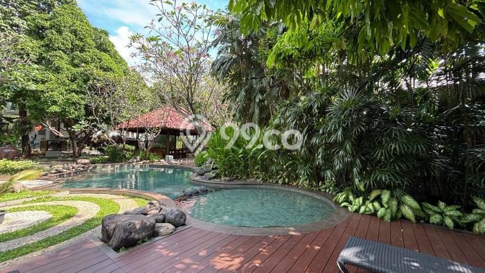 Hunian Ideal dengan LT 300m2 & LB 285m2 Dikontrakkan di Cipete Hunian Ideal dengan LT 300m2 & LB 285m2 Dikontrakkan di Cipete