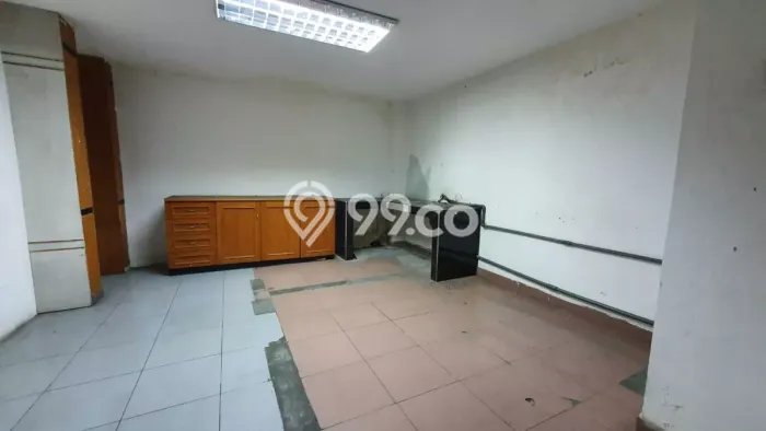 Ruko Disewa di Jakarta Pusat dengan LB 2850m2 Area Komersial Ramai Ruko Disewa di Jakarta Pusat dengan LB 2850m2 Area Komersial Ramai