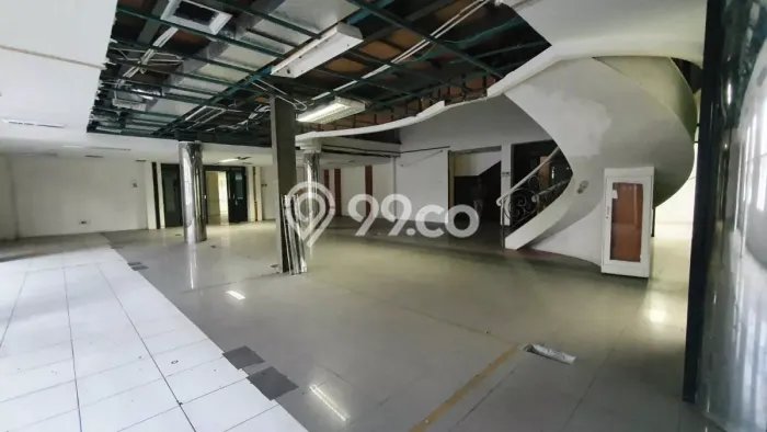 Ruko Disewa di Jakarta Pusat dengan LB 2850m2 Area Komersial Ramai Ruko Disewa di Jakarta Pusat dengan LB 2850m2 Area Komersial Ramai